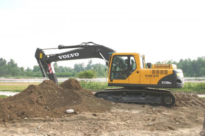 MIK e il Volvo EC210...