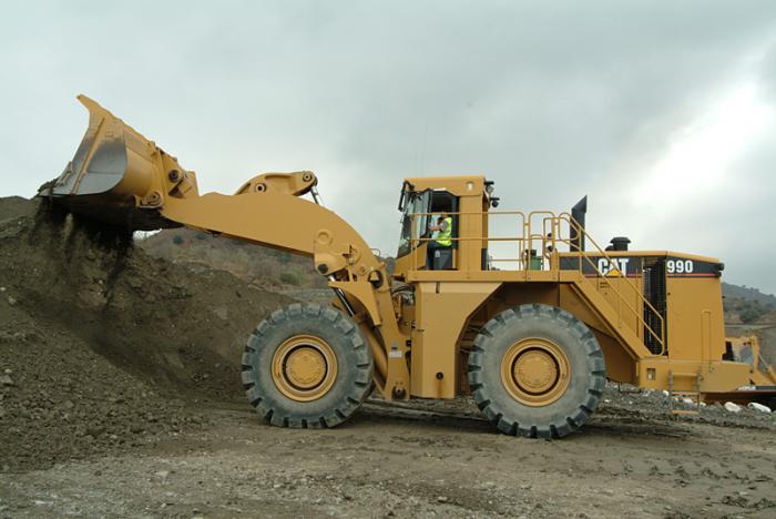 cat990