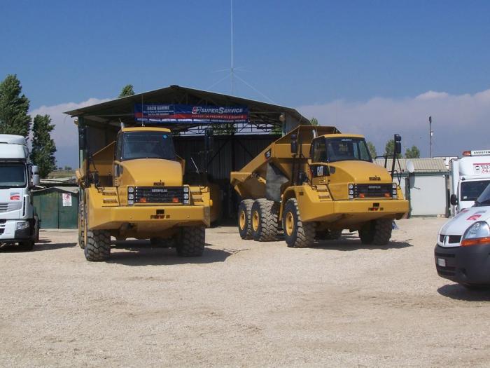 Dumper CAT 735