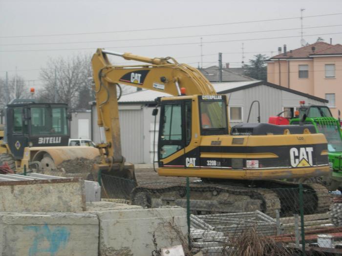 cat 320b