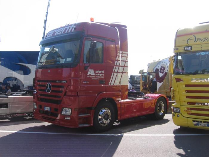 Mercedes-Benz Actros MP2 1851 Arienti
