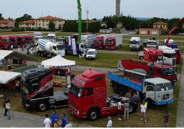 IL Meeting Trucks