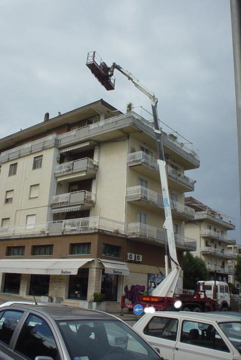 Lavori con Piattaforma Aerea