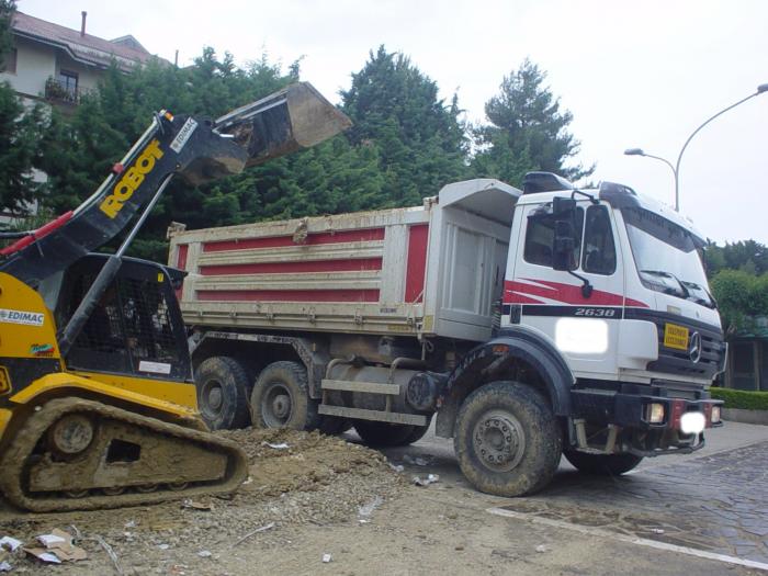 Lavori con Miniescavatore Jcb