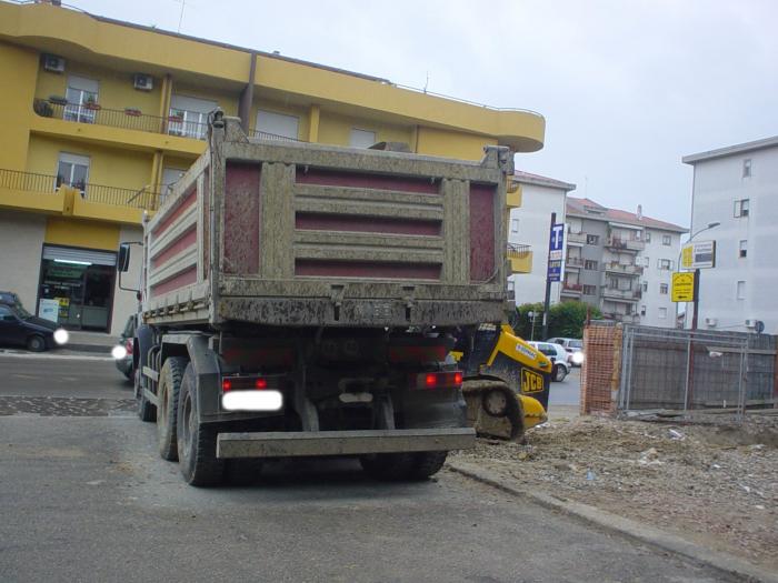 Lavori con Miniescavatore Jcb