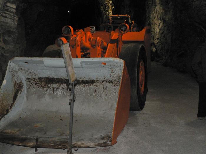 Pala per sottosuolo, Tamrock Toro 200D