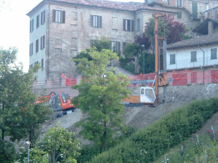 Allargamento circonvallazione paese di Neive