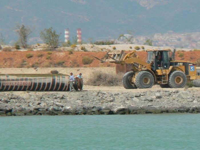 Cat 966G con forche.