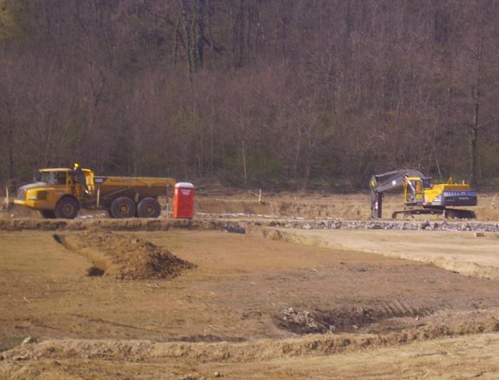 escavatore e dumper volvo