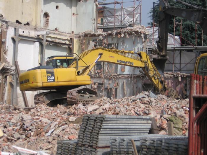 demolizione Cinisello Balsamo Interscavi