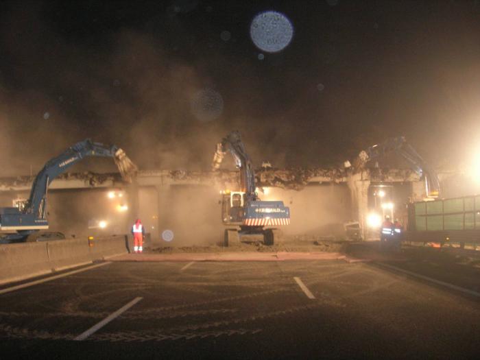 demolizione cavalcavia