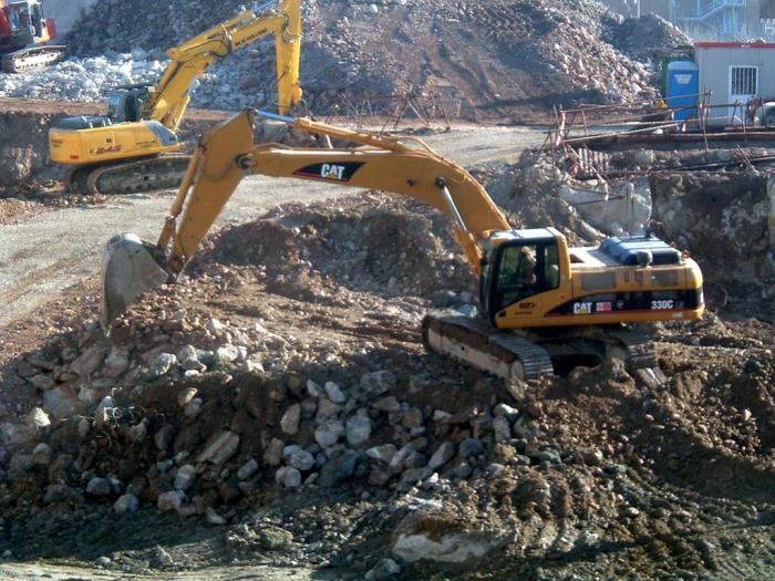 27-01-2007 - Cat 330C