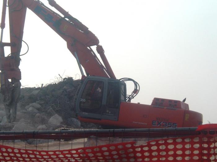 17-02-2007 - Ultime pinzate alle pareti del capannone