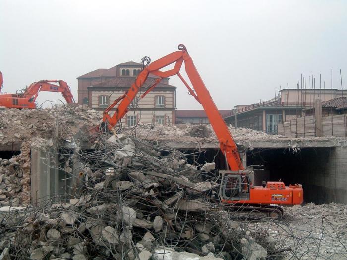 24-02-2007 - si demoliscono gli interrati