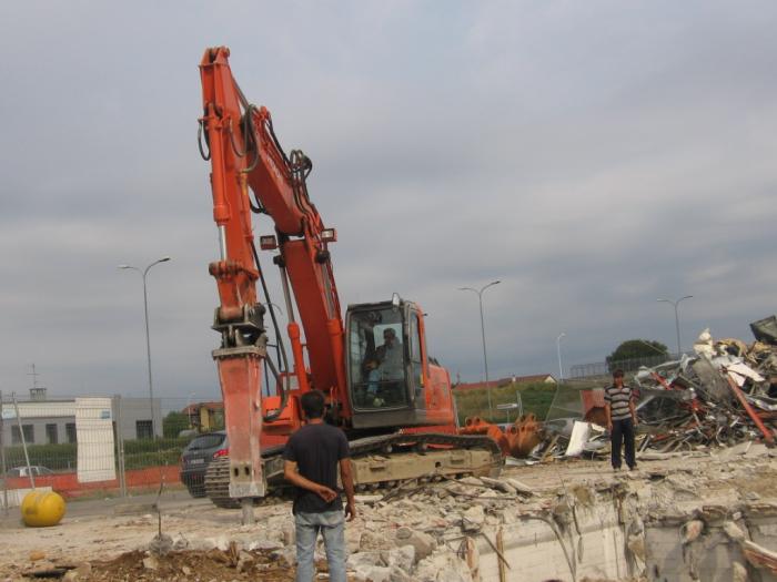 Hitachi Zaxis 240 con martellone