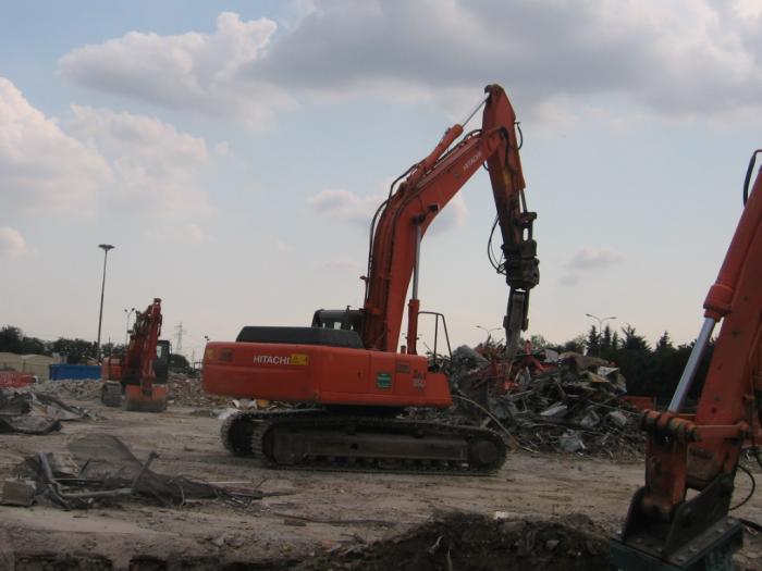 Hitachi Zaxis 350LCN con pinza