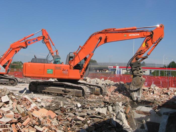 Hitachi Zaxis 350LCN con pinza