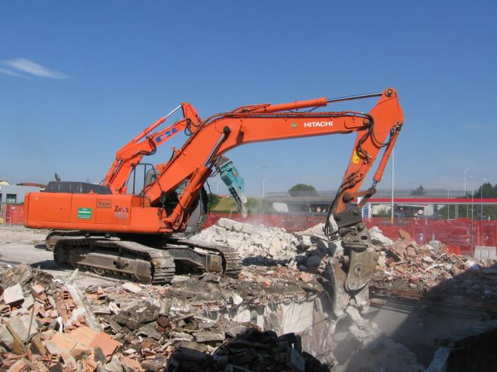 Hitachi Zaxis 350LCN con pinza