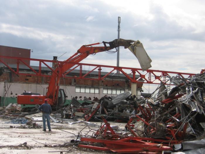 Hitachi Zaxis 350LCN con pinza