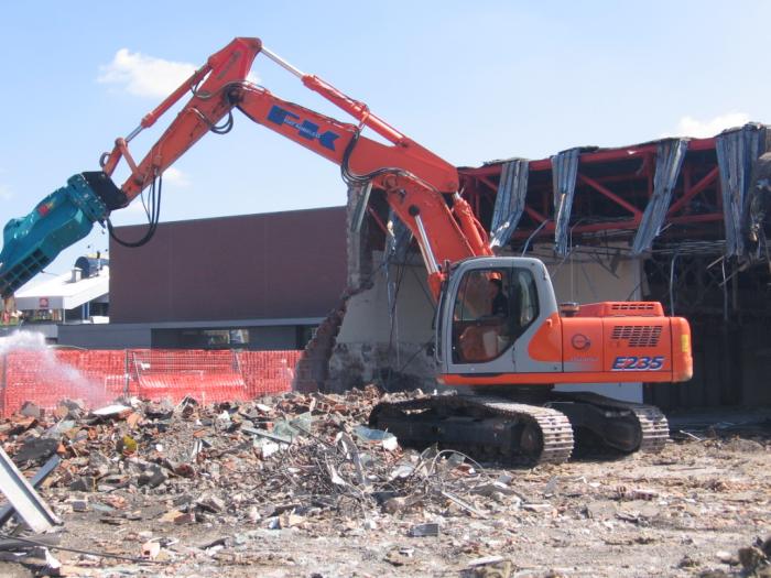 Fiat Kobelco E235 con frantumatore