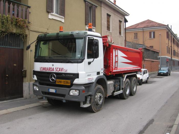 Mercedes-Benz 3341 Lombarda Scavi