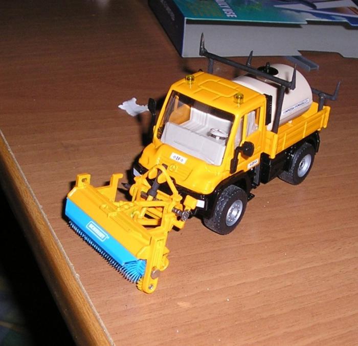 Unimog Siku modificato
