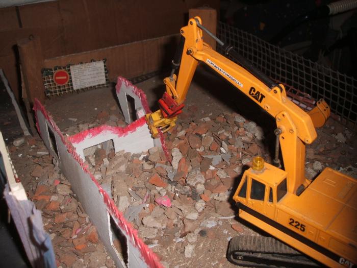 20\12\2006-demolizione edificio