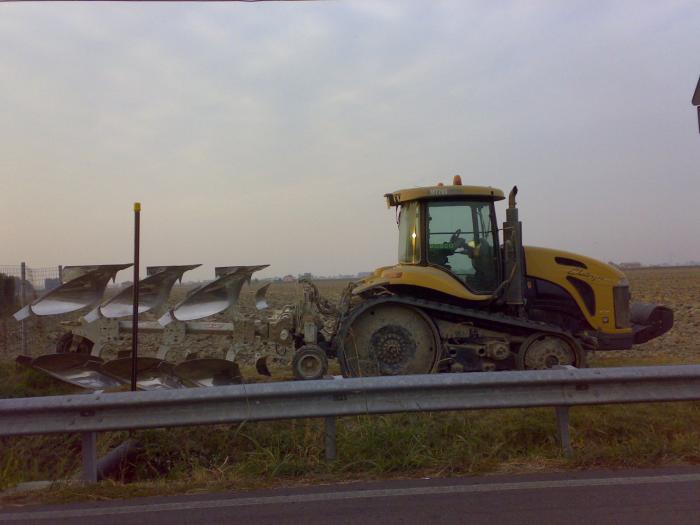 Challenger MT765