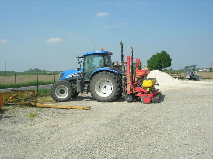 new holland ts135a