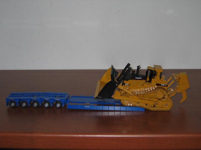 carico cat D11R CD sul pianale