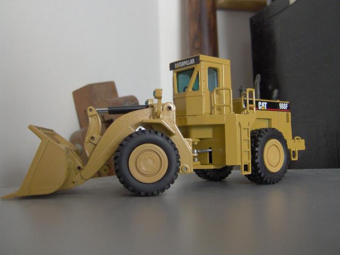CAT 988F