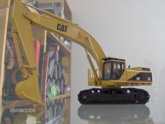 CAT 375