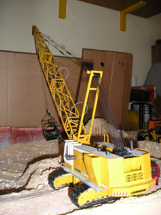 LIEBHERR 882 IN VERSIONE DRAGLINE