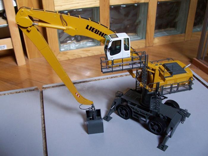 Liebherr A954C HD