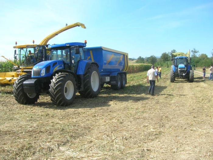T 7550 con dumper Zaccaria... 05