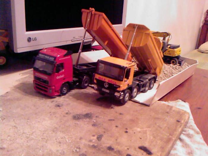 volvo con semivasca e actros 08