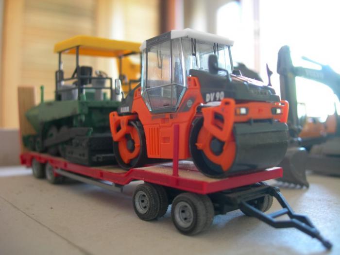 Hamm DV90 & finitrice Demag