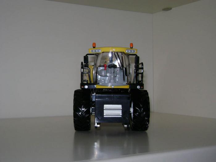 New Holland FR 9090 davanti