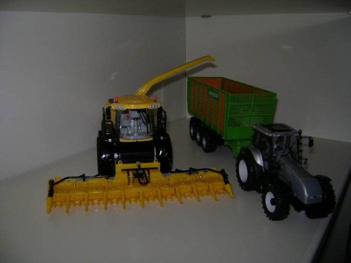 New Holland FR 9090+Valtra