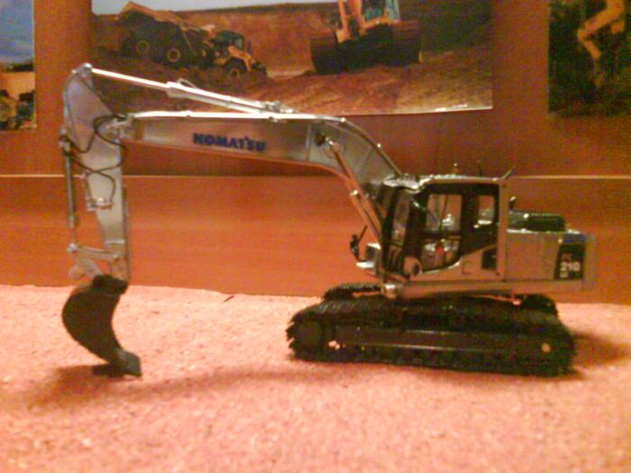 Komatsu edezione limitata