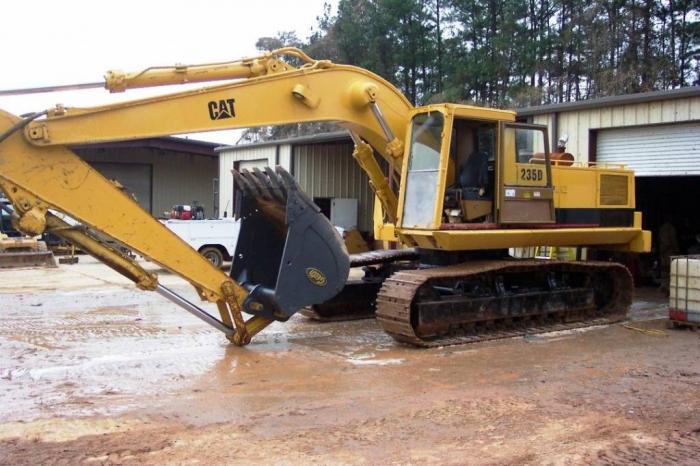 Caterpillar 235 ( 2 )