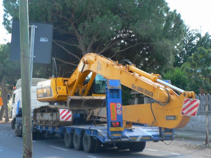 JCB JS220 Long Reach