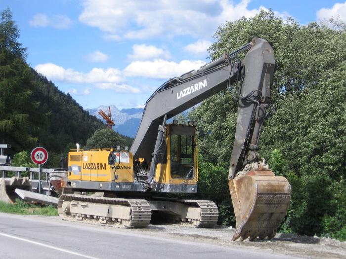 Akerman-Volvo EC230B