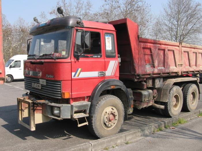 Iveco 330-30