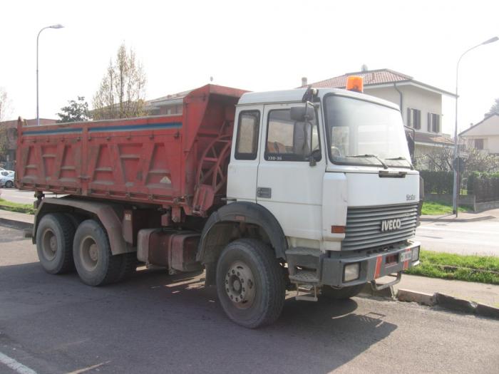 Iveco 330-36