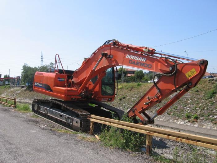 Doosan Daewoo 225NLCV