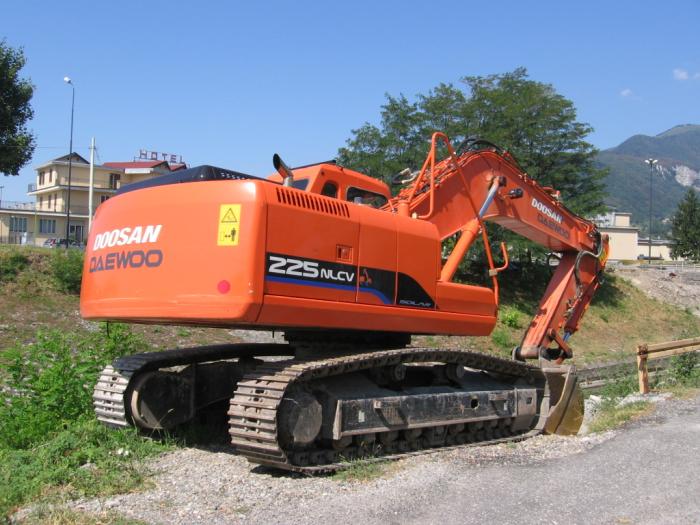 Doosan Daewoo 225NLCV