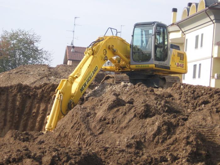 New Holland E 245