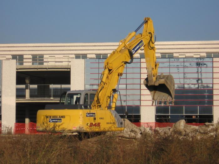 New Holland E 245