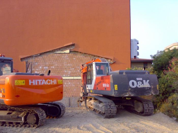 Hitachi e O